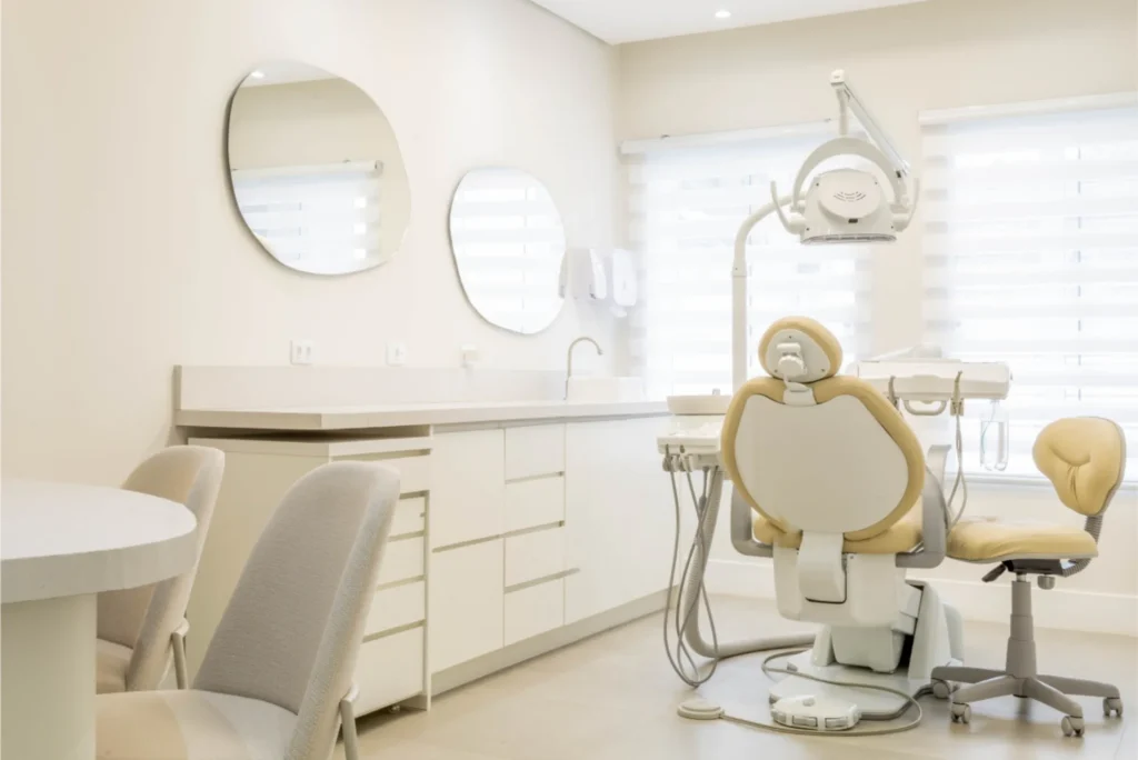Consultório de atendimento - Blanvur Odontologia | Estética Dental com Facetas Híbridas em Curitiba